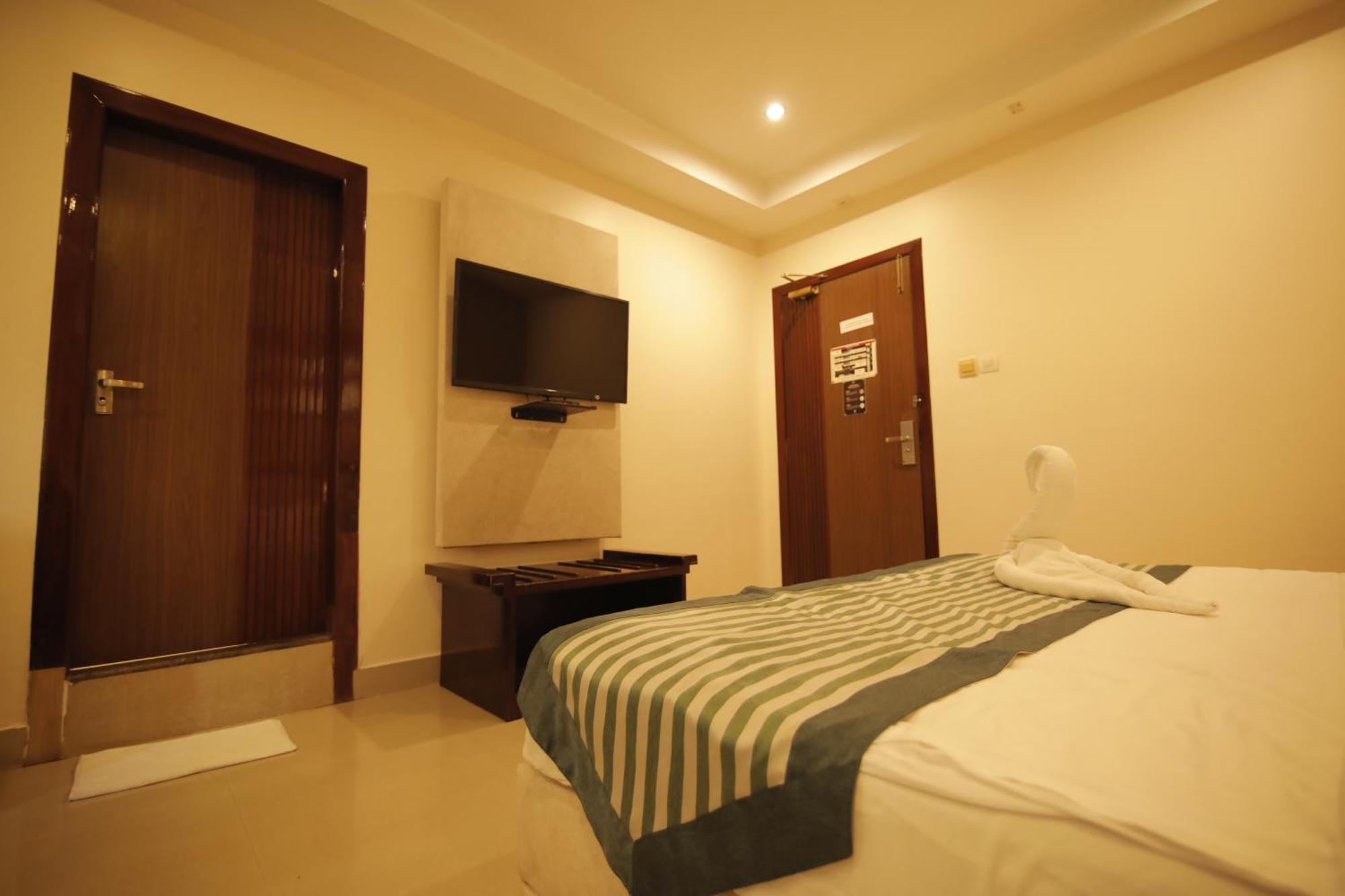 Hotel Krc Palace Tezpur Ngoại thất bức ảnh
